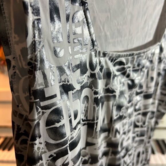 Monochrome Graphic Women's Tank Top XL - Picture 13 of 15